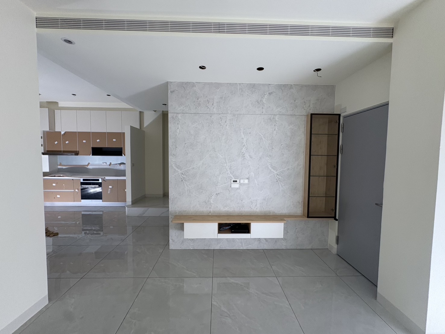 客廳系統電視牆與電視櫃設計